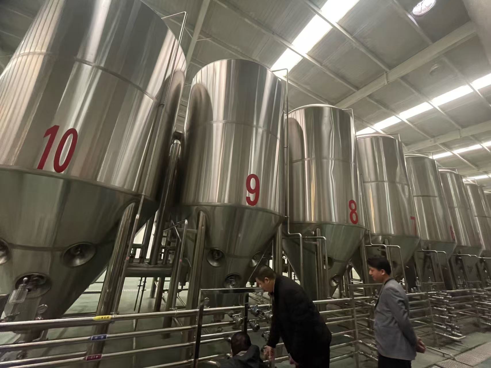 顺义精酿啤酒设备厂—平面布置、设备设计、制造、调试、培训等一条龙服务